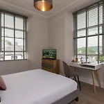 Spacious In Coniston, By Letmestay דירה