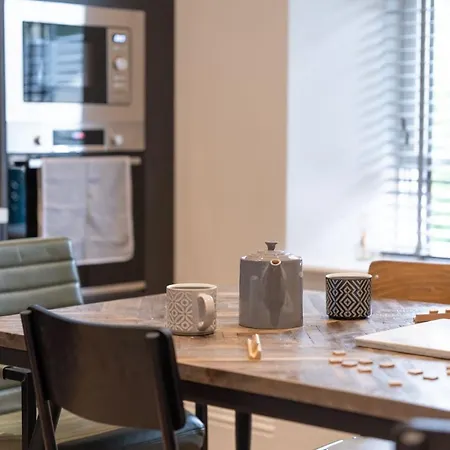 Spacious In Coniston, By Letmestay Apartment *