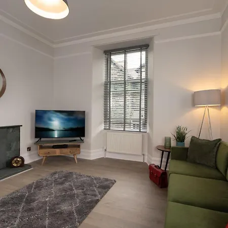 Spacious In Coniston, By Letmestay *