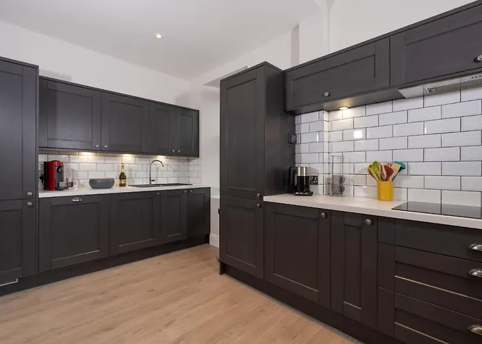 Spacious In Coniston, By Letmestay Apartment